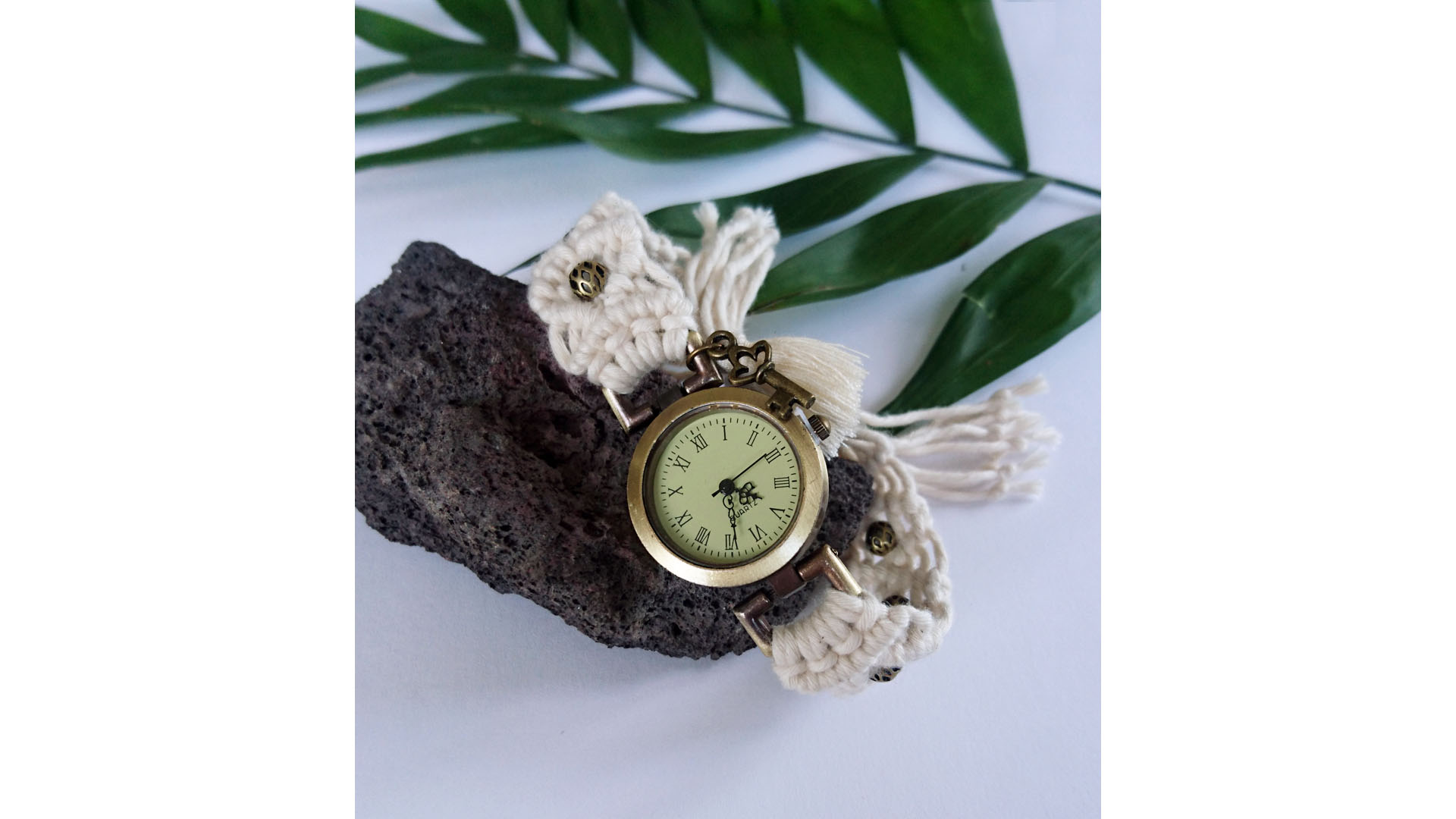 Montre bijou macramé