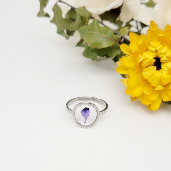 Bague acier inoxydable argentée fleur muscari toupet résine