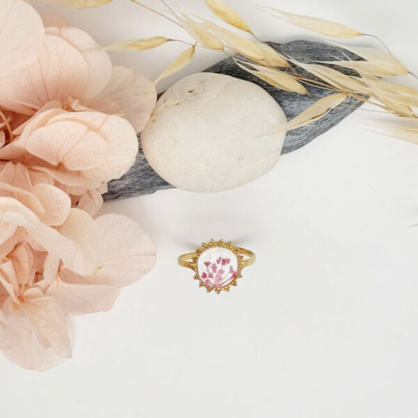 Bague acier inoxydable doré fleurs carottes sauvages rose de haut